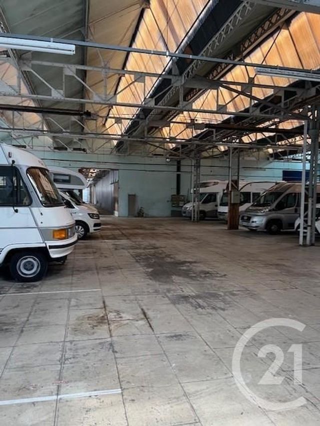 Afficher la photo en grand immeuble à vendre - 3200.0 m2 - CASTRES - 81 - MIDI-PYRENEES - Century 21 C.G.I.