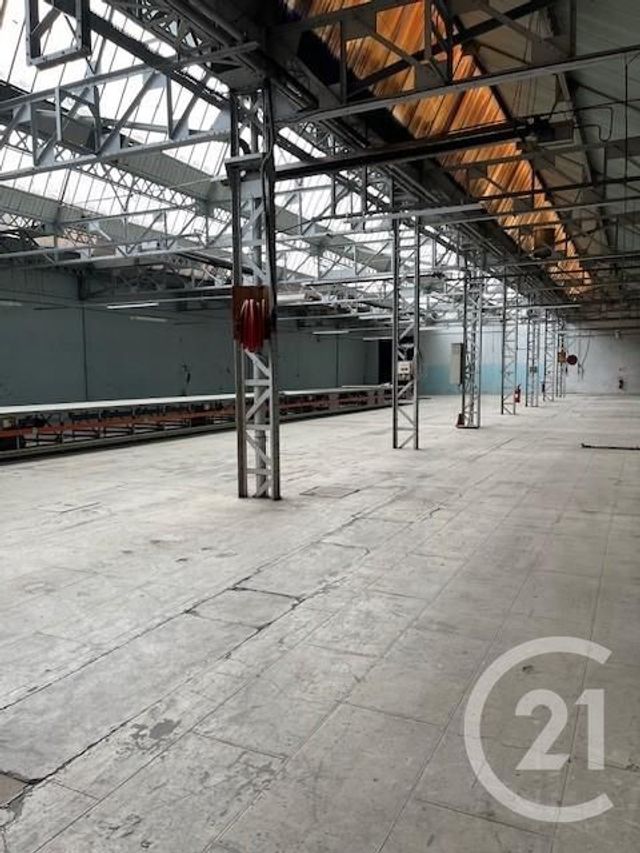 Afficher la photo en grand immeuble à vendre - 3200.0 m2 - CASTRES - 81 - MIDI-PYRENEES - Century 21 C.G.I.