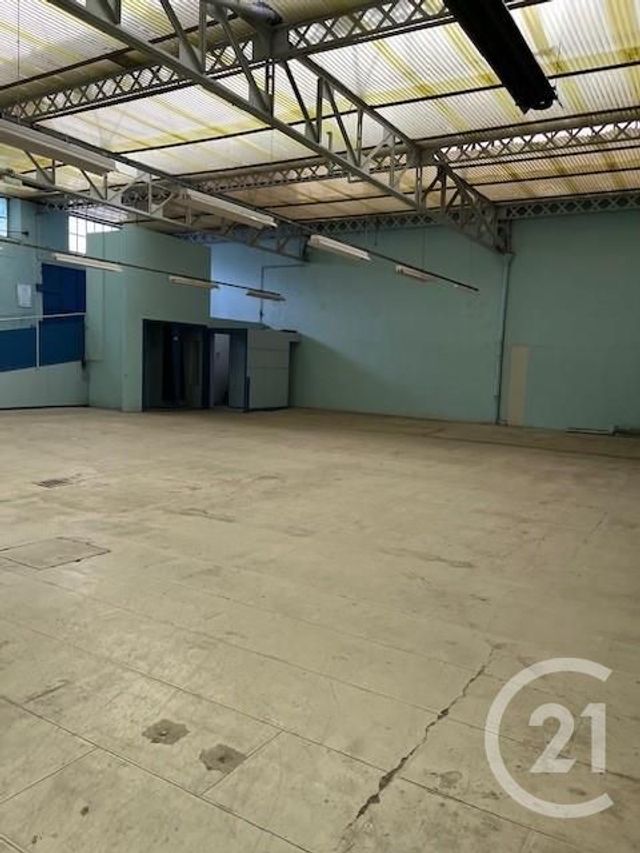 Afficher la photo en grand immeuble à vendre - 3200.0 m2 - CASTRES - 81 - MIDI-PYRENEES - Century 21 C.G.I.