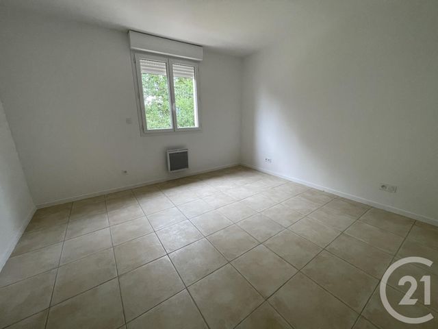 Appartement T3 à louer - 3 pièces - 89.72 m2 - SOUAL - 81 - MIDI-PYRENEES - Century 21 C.G.I.