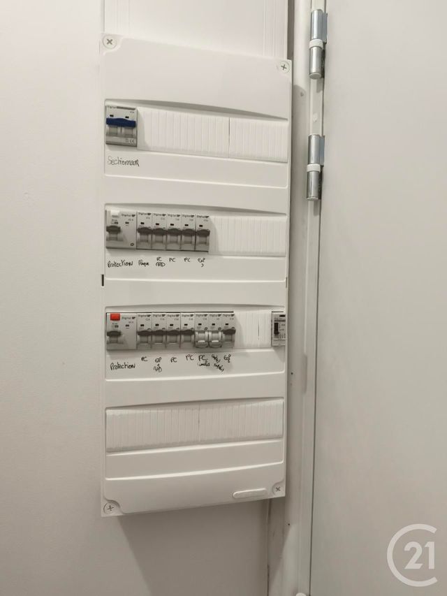 Appartement F3 à vendre - 5 pièces - 63.0 m2 - CASTRES - 81 - MIDI-PYRENEES - Century 21 C.G.I.