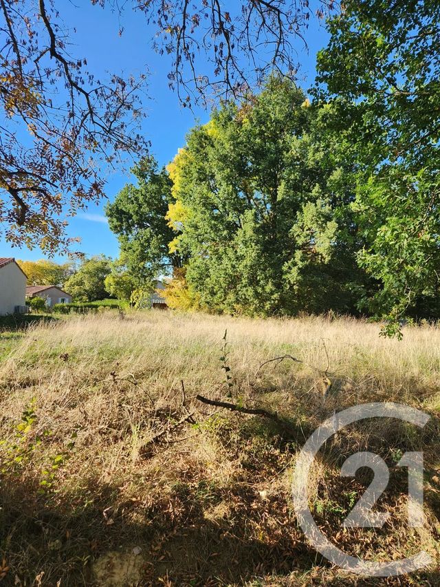 Afficher la photo en grand terrain à vendre - 900.0 m2 - LESCOUT - 81 - MIDI-PYRENEES - Century 21 C.G.I.