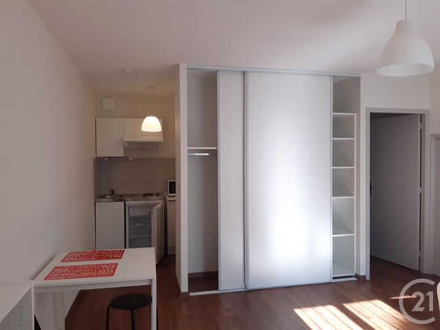 Appartement Studio à louer - 1 pièce - 25.0 m2 - CASTRES - 81 - MIDI-PYRENEES - Century 21 C.G.I.