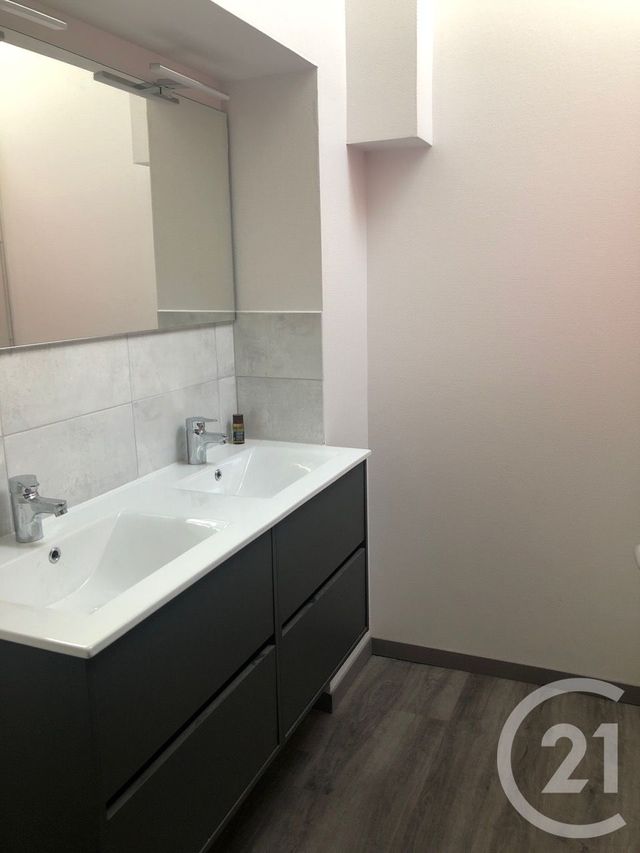 Appartement F3 à louer - 2 pièces - 60.0 m2 - CASTRES - 81 - MIDI-PYRENEES - Century 21 C.G.I.
