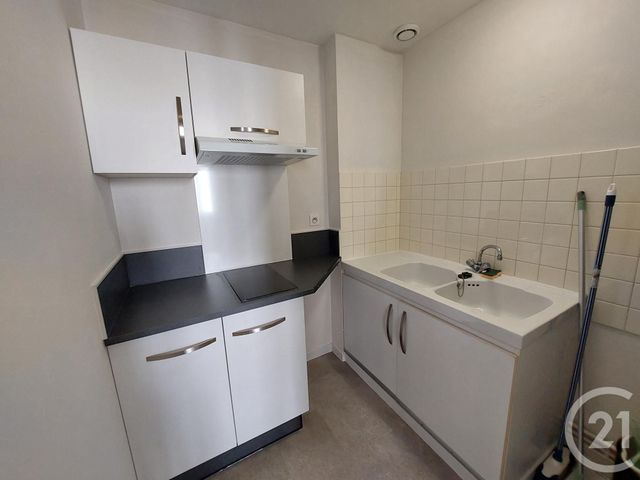 Appartement F1 à louer - 1 pièce - 24.6 m2 - CASTRES - 81 - MIDI-PYRENEES - Century 21 C.G.I.