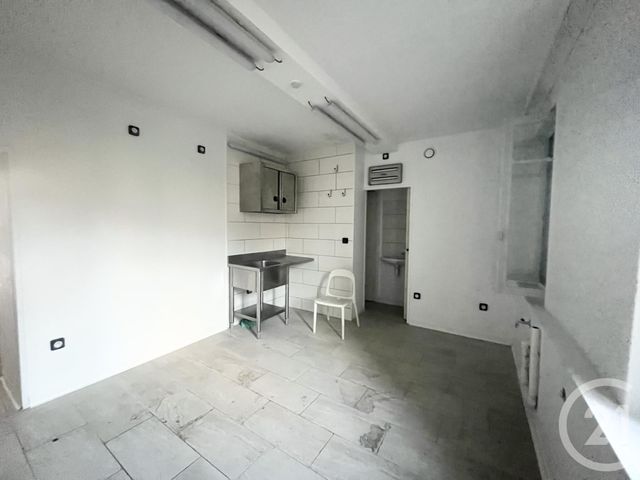 commerce à louer - 38.3 m2 - CASTRES - 81 - MIDI-PYRENEES - Century 21 C.G.I.