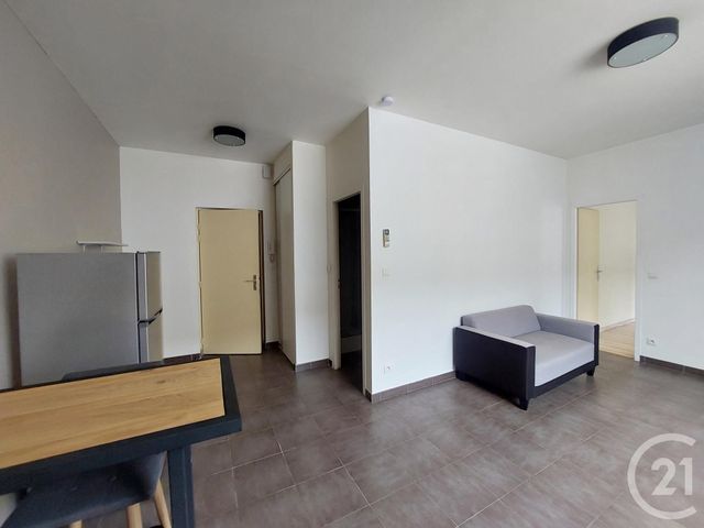 Appartement F2 à louer - 2 pièces - 40.0 m2 - MAZAMET - 81 - MIDI-PYRENEES - Century 21 C.G.I.