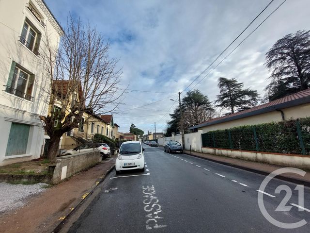 Appartement F2 à louer - 2 pièces - 40.0 m2 - CASTRES - 81 - MIDI-PYRENEES - Century 21 C.G.I.
